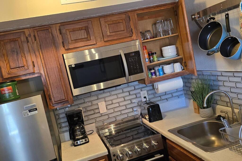 Cozy Updated Cove Of Heaven, 5Mins To Lake Hefner! Oklahoma City Esterno foto